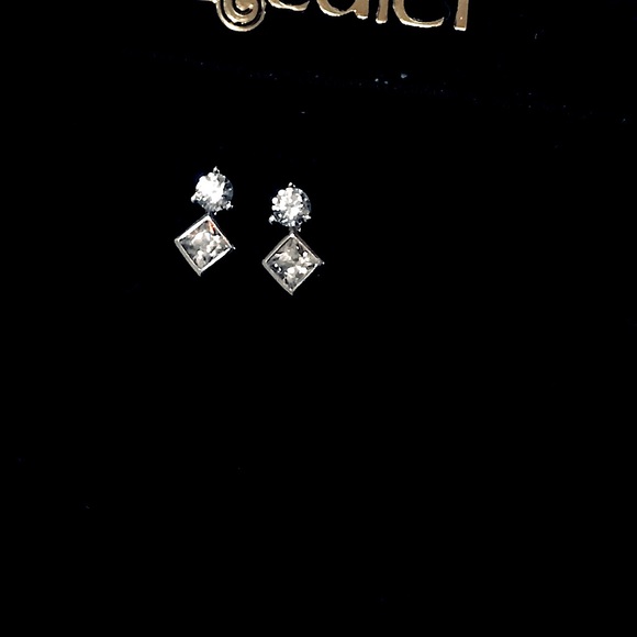 NEW: Fashionable Dainty Sterling Silver [Stamped 925s] CZ Post Stud Earrings - Picture 5 of 16